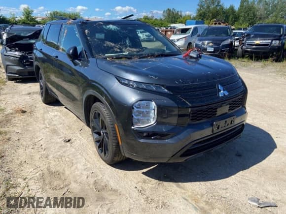 ✅ 2024 Mitsubishi Outlander SEL • VIN: JA4J4WA81RZ633156 • Лот: 65246715. Опубликован ранее на Copart с пробегом 8 333 миль. Бесплатный доступ к архиву аукционных продаж из США и подробный отчёт об истории автомобиля на DreamBid. Изображение 1.