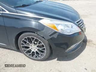 ✅ 2015 Hyundai Azera Limited • VIN: KMHFH4JGXFA467625 • Lot: 42222067. Wystawiony na IAAI z przebiegiem 242 309 mil mil. Skorzystaj z bezpłatnego archiwum sprzedaży aukcyjnych z USA i zobacz szczegółowy raport historii pojazdu na DreamBid. Zdjęcie 6.