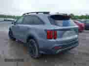 2022 Kia Sorento X-Line S z VIN 5XYRLDLC1NG085105, wystawiony jako IAAI lot #42375855 z przebiegiem 43 182 mil mil oraz . Historia ofert i sprzedaży dostępna na DreamBid. Obrazek 3.