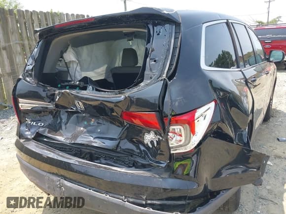 ✅ 2017 Honda Pilot EX-L • VIN: 5FNYF5H50HB018073 • Lot: 42417778. Listed on IAAI with 60,784 mi. Free auction sales archive from the USA and detailed vehicle history report at DreamBid. Image 6.