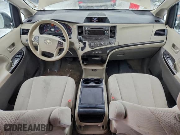 ✅ 2012 Toyota Sienna LE • VIN: 5TDKK3DC4CS186216 • Lot: 96060625. Wystawiony na Copart z przebiegiem 211 342 mil. Bezpłatny archiwum sprzedaży aukcyjnych z USA i szczegółowy raport historii pojazdu na DreamBid. Zdjęcie 8.