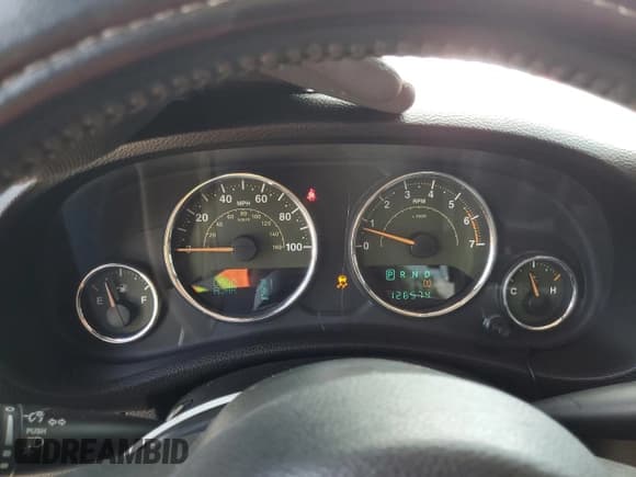 ✅ 2011 Jeep Wrangler Unlimited 70th Anniversary • VIN: 1J4BA7H17BL627026 • Лот: 66361805. Опубликован ранее на Copart с пробегом 126 574 миль. Бесплатный доступ к архиву аукционных продаж из США и подробный отчёт об истории автомобиля на DreamBid. Изображение 9.