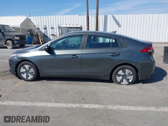 ✅ 2020 Hyundai Ioniq Blue • VIN: KMHC65LC3LU225861 • Lot: 41884701. Wystawiony na IAAI z przebiegiem 133 952 mil. Bezpłatny archiwum sprzedaży aukcyjnych z USA i szczegółowy raport historii pojazdu na DreamBid. Zdjęcie 14.