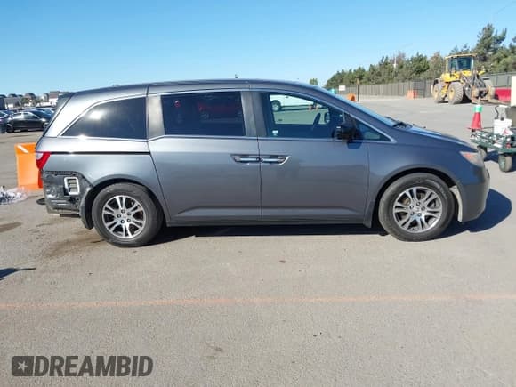✅ 2011 Honda Odyssey EX-L • VIN: 5FNRL5H60BB022816 • Lot: 43530314. Listed on IAAI with 145,140 mi. Free auction sales archive from the USA and detailed vehicle history report at DreamBid. Image 14.
