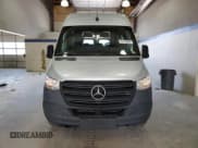 ✅ 2022 Mercedes-Benz Sprinter • VIN: W1Z4EFHY1NP511755 • Лот: 66149835. Опубликован ранее на Copart с пробегом 15 139 миль. Бесплатный доступ к архиву аукционных продаж из США и подробный отчёт об истории автомобиля на DreamBid. Изображение 5.