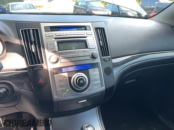 ✅ 2011 Hyundai Veracruz Limited • VIN: KM8NU4CC3BU147749 • Lot: 90950515. Wystawiony na Copart z przebiegiem 184 288 mil. Bezpłatny archiwum sprzedaży aukcyjnych z USA i szczegółowy raport historii pojazdu na DreamBid. Zdjęcie 11.