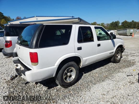 ✅ 2004 Chevrolet Blazer LS • VIN: 1GNCS13X74K119266 • Lot: 91282775. Listed on Copart with 208,836 mi. Free auction sales archive from the USA and detailed vehicle history report at DreamBid. Image 3.