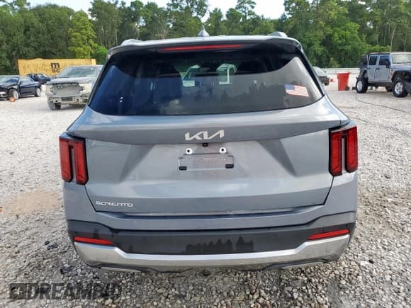 ✅ 2024 Kia Sorento S • VIN: 5XYRL4JC3RG296525 • Лот: 68358235. Опубликован ранее на Copart с пробегом 10 006 миль. Бесплатный доступ к архиву аукционных продаж из США и подробный отчёт об истории автомобиля на DreamBid. Изображение 6.