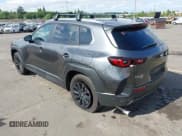 ✅ 2025 Mazda CX-50 S Premium • VIN: 7MMVABDM3SN313271 • Lot: 42326187. Wystawiony na IAAI z przebiegiem 5 357 mil. Bezpłatny archiwum sprzedaży aukcyjnych z USA i szczegółowy raport historii pojazdu na DreamBid. Zdjęcie 3.