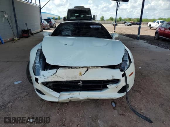 ✅ 2016 Ferrari California T • VIN: ZFF77XJA1G0215683 • Lot: 70716485. Wystawiony na Copart z przebiegiem 33 375 mil. Bezpłatny archiwum sprzedaży aukcyjnych z USA i szczegółowy raport historii pojazdu na DreamBid. Zdjęcie 5.