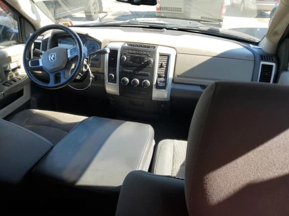 ✅ 2010 Dodge 1500 SLT • VIN: 1D7RV1GT2AS207757 • Lot: 74663254. Wystawiony na Copart z przebiegiem 200 522 mil. Bezpłatny archiwum sprzedaży aukcyjnych z USA i szczegółowy raport historii pojazdu na DreamBid. Zdjęcie 8.