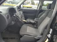 ✅ 2015 Jeep Patriot Altitude • VIN: 1C4NJRBB9FD357572 • Lot: 68550845. Wystawiony na Copart z przebiegiem 95 304 mil. Bezpłatny archiwum sprzedaży aukcyjnych z USA i szczegółowy raport historii pojazdu na DreamBid. Zdjęcie 7.