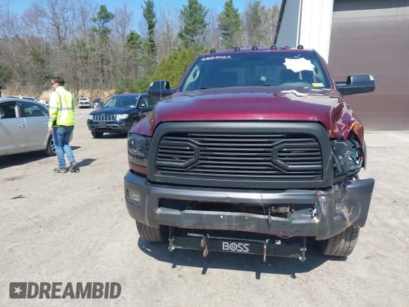 ✅ 2017 Ram 2500 Tradesman • VIN: 3C6UR5CJ4HG740822 • Lot: 42020758. Wystawiony na IAAI z przebiegiem 101 771 mil. Bezpłatny archiwum sprzedaży aukcyjnych z USA i szczegółowy raport historii pojazdu na DreamBid. Zdjęcie 12.