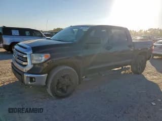 ✅ 2016 Toyota Tundra SR5 • VIN: 5TFDW5F14GX511290 • Лот: 92033915. Опубликован ранее на Copart с пробегом 207 993 миль. Бесплатный доступ к архиву аукционных продаж из США и подробный отчёт об истории автомобиля на DreamBid. Изображение 1.