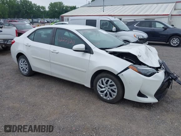 ✅ 2018 Toyota Corolla L • VIN: 5YFBURHE5JP759588 • Лот: 42775243. Опубликован ранее на IAAI с пробегом 45 543 миль. Бесплатный доступ к архиву аукционных продаж из США и подробный отчёт об истории автомобиля на DreamBid. Изображение 1.