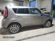 ✅ 2018 Kia Soul + • VIN: KNDJP3A57J7609462 • Лот: 93297955. Опубликован ранее на Copart с пробегом 86 223 миль. Бесплатный доступ к архиву аукционных продаж из США и подробный отчёт об истории автомобиля на DreamBid. Изображение 3.