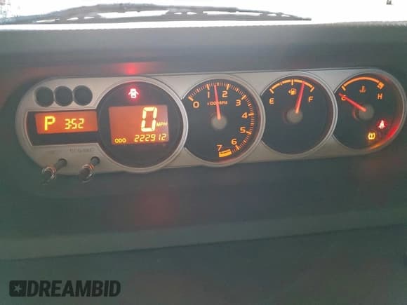 ✅ 2010 Scion xB • VIN: JTLZE4FE1A1116682 • Lot: 96391075. Wystawiony na Copart z przebiegiem 222 912 mil. Bezpłatny archiwum sprzedaży aukcyjnych z USA i szczegółowy raport historii pojazdu na DreamBid. Zdjęcie 9.