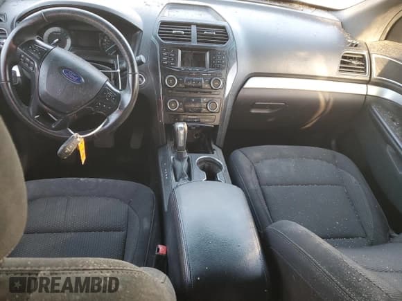 ✅ 2017 Ford Explorer XLT • VIN: 1FM5K8DH7HGA96559 • Lot: 92785215. Wystawiony na Copart z przebiegiem Nie podano. Bezpłatny archiwum sprzedaży aukcyjnych z USA i szczegółowy raport historii pojazdu na DreamBid. Zdjęcie 8.