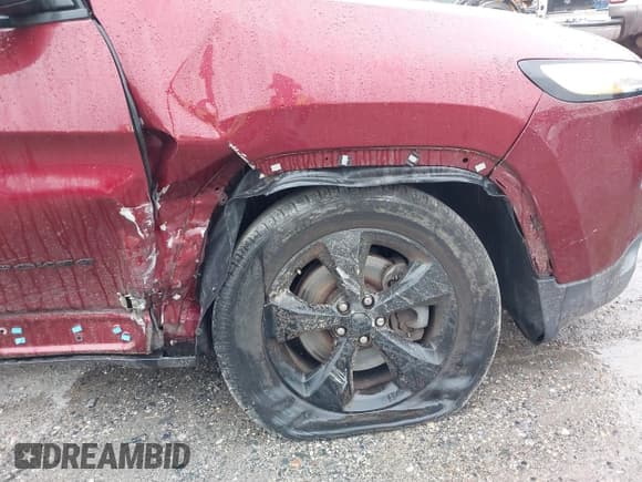 ✅ 2018 Jeep Cherokee Limited • VIN: 1C4PJMDB1JD603368 • Lot: 43036101. Wystawiony na IAAI z przebiegiem 63 231 mil. Bezpłatny archiwum sprzedaży aukcyjnych z USA i szczegółowy raport historii pojazdu na DreamBid. Zdjęcie 17.