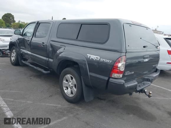 ✅ 2015 Toyota Tacoma PreRunner • VIN: 3TMKU4HN8FM043849 • Lot: 42790883. Wystawiony na IAAI z przebiegiem 123 228 mil. Bezpłatny archiwum sprzedaży aukcyjnych z USA i szczegółowy raport historii pojazdu na DreamBid. Zdjęcie 3.