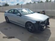 ✅ 2025 Mercedes-Benz E 350 • VIN: W1KLF4GB7SA156551 • Лот: 43628921. Опубликован ранее на IAAI с пробегом 3 902 миль. Бесплатный доступ к архиву аукционных продаж из США и подробный отчёт об истории автомобиля на DreamBid. Изображение 1.