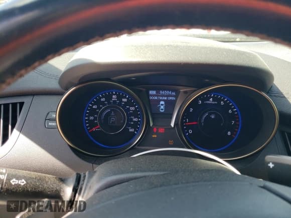 ✅ 2013 Hyundai Genesis Coupe Premium • VIN: KMHHT6KD7DU091713 • Lot: 49410295. Wystawiony na Copart z przebiegiem 94 594 mil. Bezpłatny archiwum sprzedaży aukcyjnych z USA i szczegółowy raport historii pojazdu na DreamBid. Zdjęcie 9.