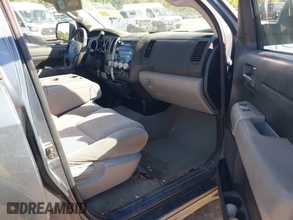✅ 2008 Toyota Tundra • VIN: 5TBBV54108S505354 • Лот: 43051312. Опубликован ранее на IAAI с пробегом 277 807 миль. Бесплатный доступ к архиву аукционных продаж из США и подробный отчёт об истории автомобиля на DreamBid. Изображение 5.