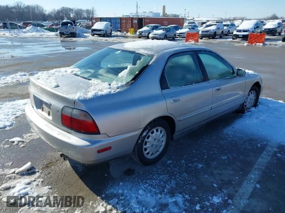 ✅ 1997 Honda Accord EX • VIN: 1HGCD5662VA137356 • Лот: 41258573. Опубликован ранее на IAAI с пробегом 177 751 миль. Бесплатный доступ к архиву аукционных продаж из США и подробный отчёт об истории автомобиля на DreamBid. Изображение 4.