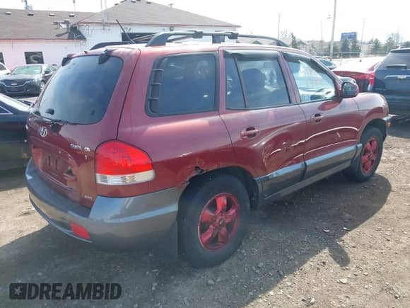 2005 Hyundai Santa Fe GLS z VIN KM8SC73D45U009304, wystawiony jako IAAI lot #41801704 z przebiegiem 140 419 mil mil oraz . Historia ofert i sprzedaży dostępna na DreamBid. Obrazek 4.