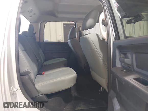 ✅ 2015 Ram 1500 Express • VIN: 1C6RR7KG0FS586039 • Lot: 42987189. Wystawiony na IAAI z przebiegiem 104 752 mil. Bezpłatny archiwum sprzedaży aukcyjnych z USA i szczegółowy raport historii pojazdu na DreamBid. Zdjęcie 8.