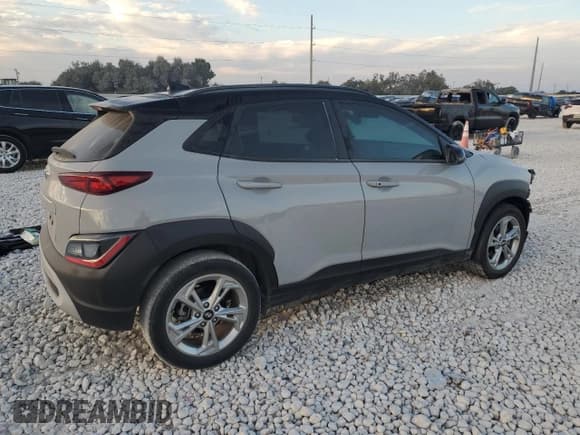✅ 2022 Hyundai Kona SEL • VIN: KM8K62AB3NU767209 • Lot: 82507665. Listed on Copart with 9,865 mi. Free auction sales archive from the USA and detailed vehicle history report at DreamBid. Image 3.