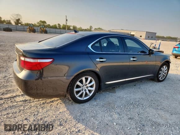 ✅ 2009 Lexus LS 460 • VIN: JTHBL46F295086882 • Лот: 81059495. Опубликован ранее на Copart с пробегом 190 144 миль. Бесплатный доступ к архиву аукционных продаж из США и подробный отчёт об истории автомобиля на DreamBid. Изображение 3.