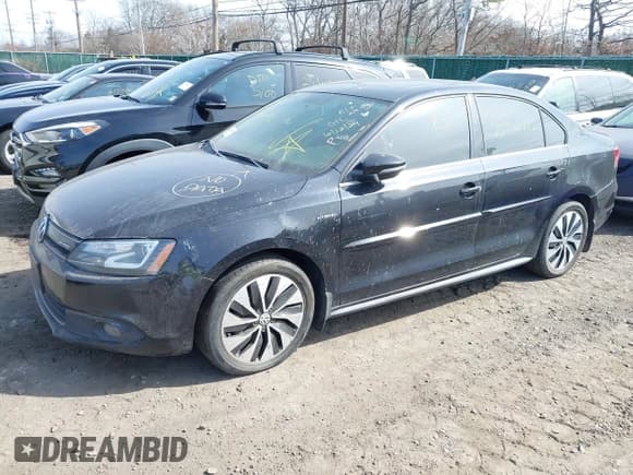 ✅ 2013 Volkswagen Jetta Hybrid SE • VIN: 3VW637AJ7DM259702 • Лот: 41799247. Опубликован ранее на IAAI с пробегом Не указан. Бесплатный доступ к архиву аукционных продаж из США и подробный отчёт об истории автомобиля на DreamBid. Изображение 2.