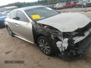 ✅ 2021 Lexus ES 350 • VIN: 58ACZ1B14MU094241 • Лот: 42644502. Опубликован ранее на IAAI с пробегом 27 231 миль. Бесплатный доступ к архиву аукционных продаж из США и подробный отчёт об истории автомобиля на DreamBid. Изображение 1.