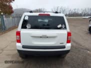 ✅ 2014 Jeep Patriot Latitude • VIN: 1C4NJPFB5ED533403 • Лот: 43738438. Опубликован ранее на IAAI с пробегом 176 057 миль. Бесплатный доступ к архиву аукционных продаж из США и подробный отчёт об истории автомобиля на DreamBid. Изображение 16.