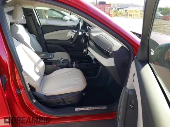 ✅ 2021 Ford Mustang Mach-E Premium • VIN: 3FMTK3SU6MMA43085 • Lot: 43734536. Listed on IAAI with 20,100 mi. Free auction sales archive from the USA and detailed vehicle history report at DreamBid. Image 5.