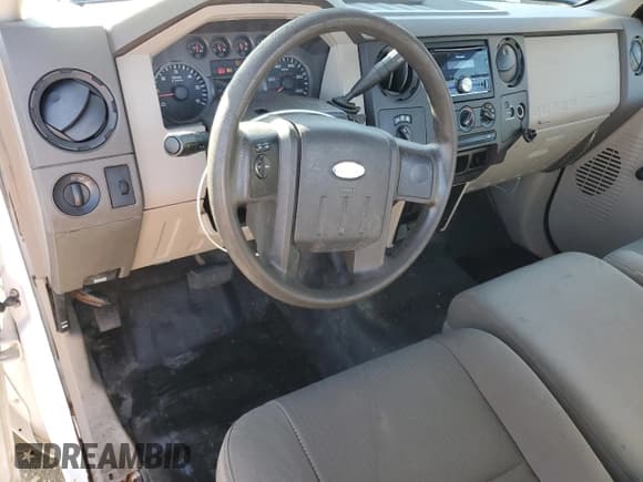 ✅ 2009 Ford F-250 XL • VIN: 1FTNF21529EA29977 • Лот: 71798135. Опубликован ранее на Copart с пробегом 135 066 миль. Бесплатный доступ к архиву аукционных продаж из США и подробный отчёт об истории автомобиля на DreamBid. Изображение 8.