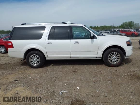 ✅ 2014 Ford Expedition Max Limited • VIN: 1FMJK1K57EEF33644 • Lot: 42145706. Wystawiony na IAAI z przebiegiem 158 631 mil. Bezpłatny archiwum sprzedaży aukcyjnych z USA i szczegółowy raport historii pojazdu na DreamBid. Zdjęcie 13.