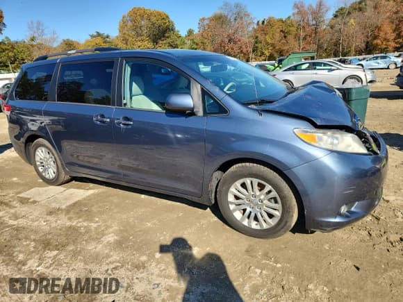 ✅ 2014 Toyota Sienna XLE • VIN: 5TDYK3DC8ES458103 • Lot: 91383175. Listed on Copart with 127,903 mi. Free auction sales archive from the USA and detailed vehicle history report at DreamBid. Image 4.