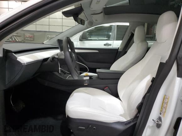 ✅ 2024 Tesla Model Y Long Range • VIN: 7SAYGAEE4RF121950 • Лот: 87409655. Опубликован ранее на Copart с пробегом 23 700 миль. Бесплатный доступ к архиву аукционных продаж из США и подробный отчёт об истории автомобиля на DreamBid. Изображение 7.