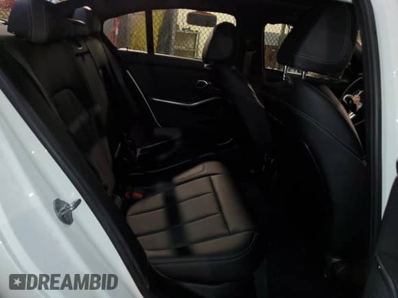 2024 BMW 3 Series M340i z VIN 3MW49FS08R8E78092, wystawiony jako Copart lot #86424804 z przebiegiem Nie podano mil oraz Szkoda całkowita • Salvage title. Historia ofert i sprzedaży dostępna na DreamBid. Obrazek 10.