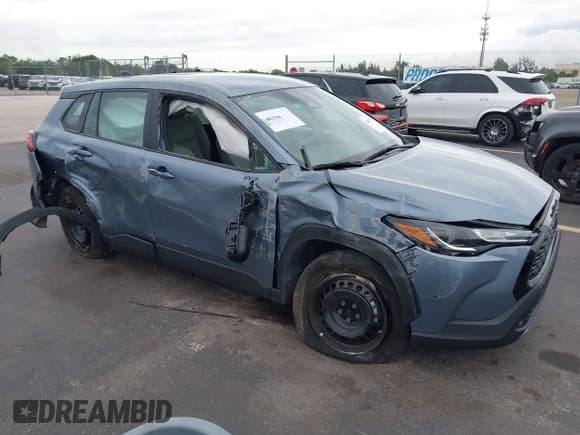 ✅ 2023 Toyota Corolla Cross L • VIN: 7MUAAAAG2PV061186 • Lot: 43433826. Wystawiony na IAAI z przebiegiem 28 914 mil. Bezpłatny archiwum sprzedaży aukcyjnych z USA i szczegółowy raport historii pojazdu na DreamBid. Zdjęcie 1.