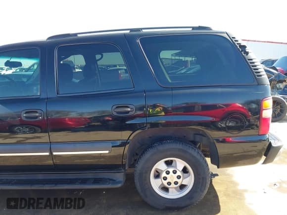 ✅ 2003 Chevrolet Tahoe LS • VIN: 1GNEC13V63R245581 • Lot: 41599241. Listed on IAAI with 234,028 mi. Free auction sales archive from the USA and detailed vehicle history report at DreamBid. Image 18.