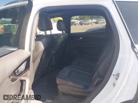 ✅ 2019 Audi Q7 Premium Plus • VIN: WA1LAAF72KD034421 • Lot: 42181886. Listed on IAAI with 46,512 mi. Free auction sales archive from the USA and detailed vehicle history report at DreamBid. Image 8.