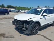 ✅ 2022 Volkswagen Tiguan SE • VIN: 3VV2B7AX2NM096940 • Lot: 42850064. Wystawiony na IAAI z przebiegiem 52 304 mil. Bezpłatny archiwum sprzedaży aukcyjnych z USA i szczegółowy raport historii pojazdu na DreamBid. Zdjęcie 6.