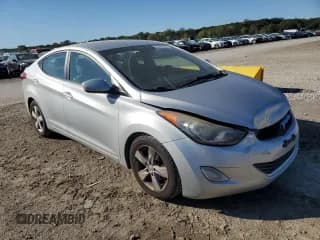 ✅ 2013 Hyundai Elantra GLS • VIN: 5NPDH4AE9DH210701 • Лот: 82263765. Опубликован ранее на Copart с пробегом 151 178 миль. Бесплатный доступ к архиву аукционных продаж из США и подробный отчёт об истории автомобиля на DreamBid. Изображение 4.