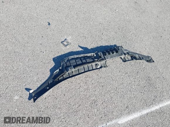 ✅ 2015 Lexus ES 330 • VIN: JTHBK1GGXF2200844 • Lot: 43644144. Listed on IAAI with 98,470 mi. Free auction sales archive from the USA and detailed vehicle history report at DreamBid. Image 12.