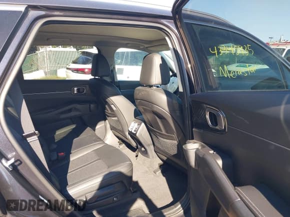 ✅ 2025 Kia Sorento S • VIN: 5XYRL4JC0SG362342 • Lot: 43345935. Wystawiony na IAAI z przebiegiem 3 676 mil. Bezpłatny archiwum sprzedaży aukcyjnych z USA i szczegółowy raport historii pojazdu na DreamBid. Zdjęcie 8.