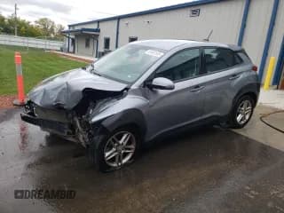 ✅ 2021 Hyundai Kona SE • VIN: KM8K1CAA6MU709444 • Лот: 87482695. Опубликован ранее на Copart с пробегом Не указан. Бесплатный доступ к архиву аукционных продаж из США и подробный отчёт об истории автомобиля на DreamBid. Изображение 1.