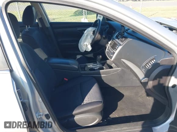 ✅ 2017 Nissan Altima S • VIN: 1N4AL3AP7HN331350 • Lot: 43360137. Listed on IAAI with 85,633 mi. Free auction sales archive from the USA and detailed vehicle history report at DreamBid. Image 5.